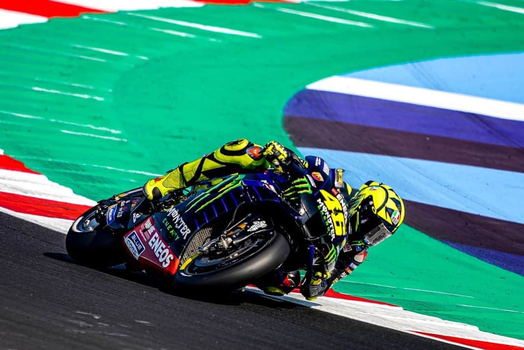 バレンティーノ・ロッシのインスタグラム：「Misano World Circuit,Italy Friday,free practice 📸 @falex79 @gigisoldano」