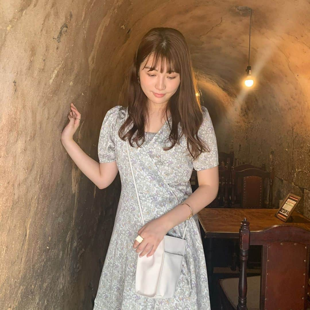 横島亜衿さんのインスタグラム写真 - (横島亜衿Instagram)「大分前なんだけど信楽へ行った~  洞窟の中のカフェ☕️ この日はめっちゃ暑かったんだけど洞窟の中はひんやりしてて気持ちよかった☺️」9月19日 6時10分 - _aeri_yokoshima