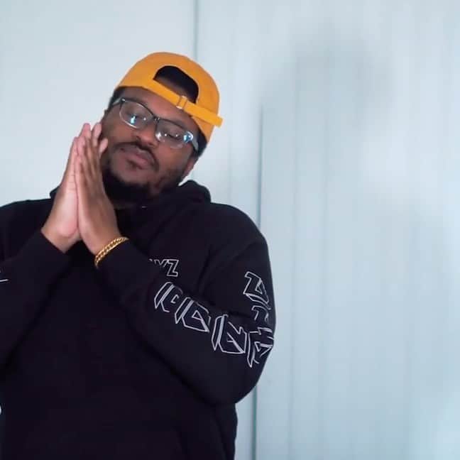 デイミアン・リラードのインスタグラム：「Shoutout to everyone that’s been dropping their #KobeChallenge tributes. I made “Kobe” with @snoopdogg and @derrickmilano to pay proper tribute to a man that influenced and inspired all of us. It was only right to let all MCs have access to do the same. @camarcher, @dribble2much, @iamrapdad (and his kids), @troofforever, @iamgallolocknez and @avestotle went crazy with their tributes. If you want to make your own tribute verse, you can download the open verse/instrumental of “Kobe” via the link in my bio. #MambaForever」