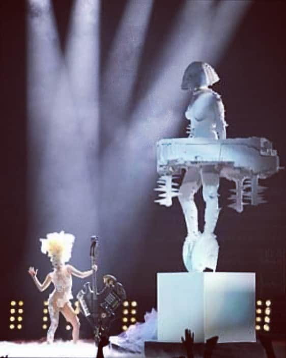 ニック・ナイトさんのインスタグラム写真 - (ニック・ナイトInstagram)「My 25 foot tall double @ladygaga piano dress statue and the single Gaga version at the Brits many years ago .  The statue was made with Kev Stenning/ @rapido_3d .  I am interviewing Kev Stenning for the @showstudio X @harrods  take over . Come to the 5th floor of Harrods and find out more about Fashion’s Digital Future .」9月19日 6時48分 - nick_knight