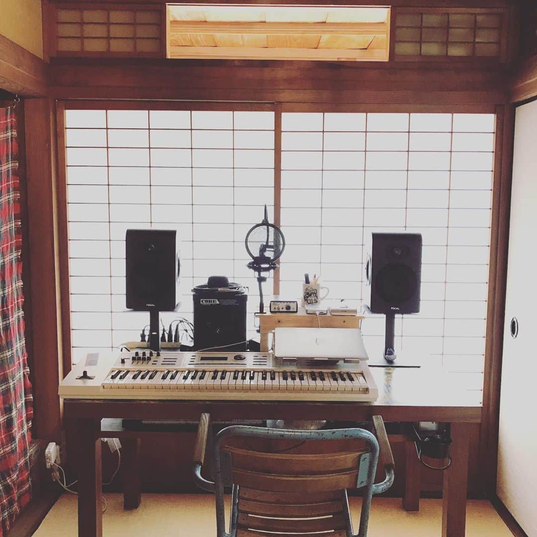 福岡晃子さんのインスタグラム写真 - (福岡晃子Instagram)「やっとこ、整いました #作業部屋 #和室 #古民家模様替え」9月19日 16時23分 - akikofukuoka_oluyo