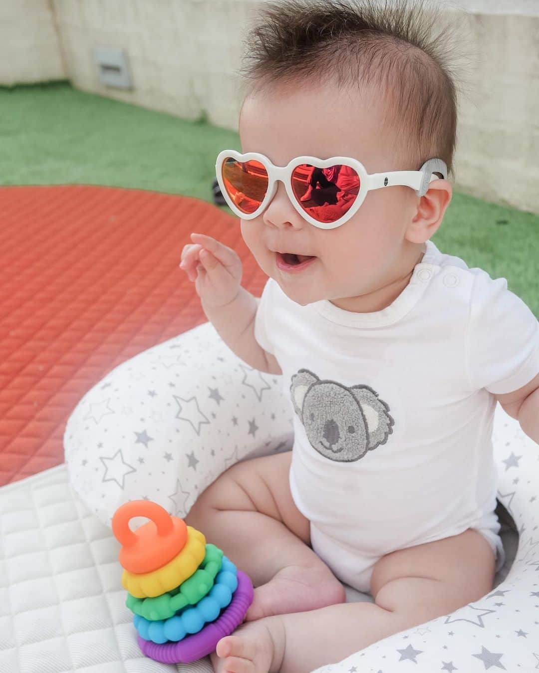 アン・カーティスのインスタグラム：「Issa mood 🐨😃☀️😎😏🌈」