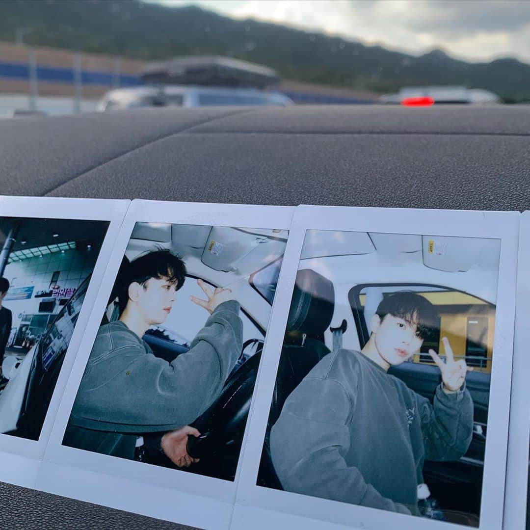 のインスタグラム：「☁️」