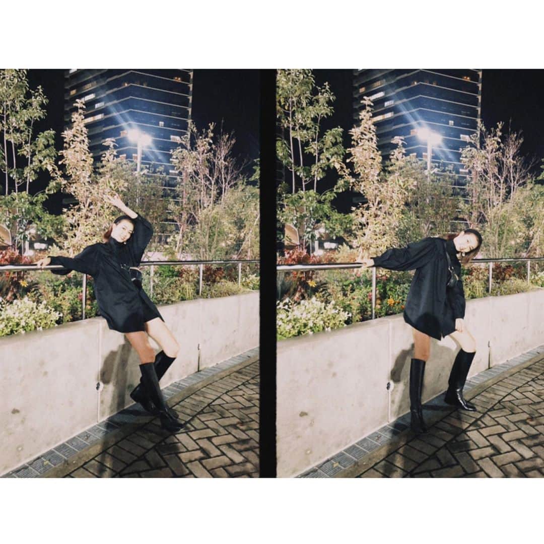 美舞さんのインスタグラム写真 - (美舞Instagram)「. . バックのチャック空いてますけどー👆笑 ちょっと秋に近づいてきたね。 肌寒い季節が 割と好きーーーー💕💕 . #私服 #fukuoka #福岡 #ブラック #black  #フィルム #170センチ  #縮んで #fashion」9月19日 16時40分 - mibuki__.39