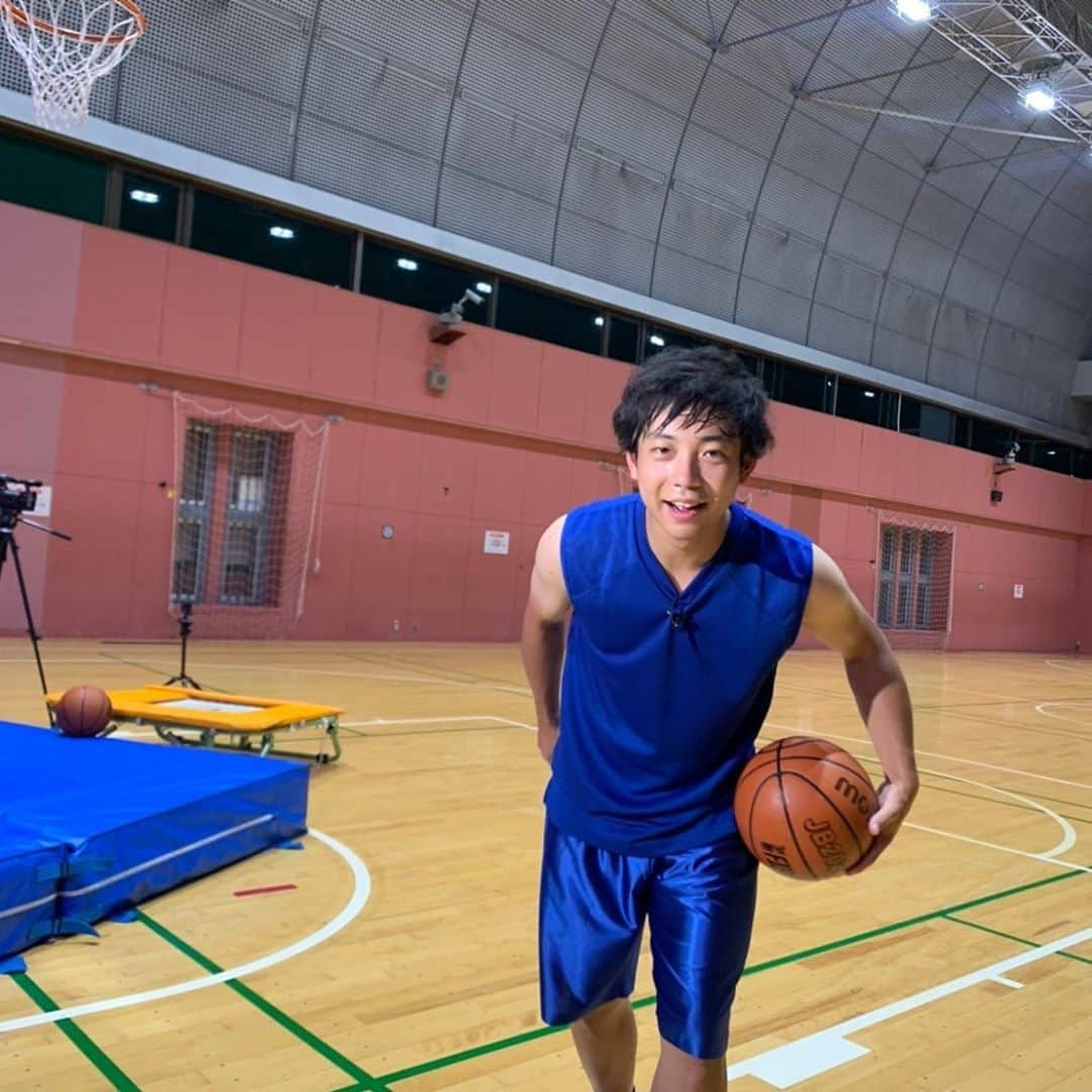 前田裕太さんのインスタグラム写真 - (前田裕太Instagram)「ロケでバスケ⛹🏻‍♂️ 日本メダル話、オンエア是非見てください！ 日本テレビ毎週日曜17時からコーナー ティモンディならできるかな？中にて！」9月19日 16時46分 - maeda_timon_d