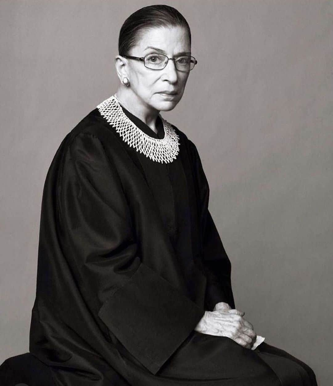 リリー・オルドリッジさんのインスタグラム写真 - (リリー・オルドリッジInstagram)「Endless love, respect & prayers to this Incredible Human 🙏🏽 Thank You Ruth Bader Ginsburg ❤️ Rest In Peace」9月19日 16時57分 - lilyaldridge