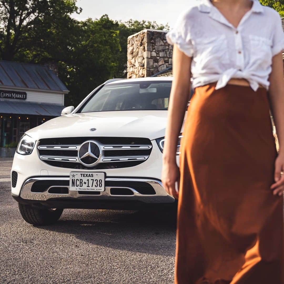 Mercedes-Benz Thailandさんのインスタグラム写真 - (Mercedes-Benz ThailandInstagram)「​Finding styles in every journey #WeekendBreaks ​  📸 Photo by Javier Vela #MBPhotoPass for Mercedes-Benz USA​  #TheOnlyKindOfStrengthThatCounts ​ #GLC #MercedesBenzSUVRange ​ #MercedesBenz #MercedesBenzThailand」9月19日 17時01分 - mercedesbenzthailand