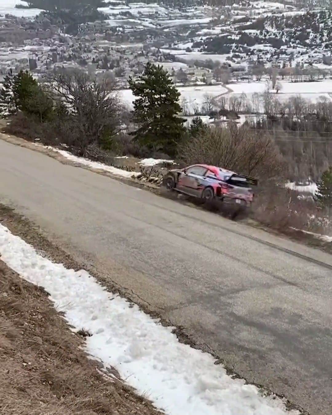 レッドブルのインスタグラム：「from rally to off-road real quick 🤯   WRC can get p-r-e-t-t-y wild sometimes 👀 don't miss the action on Red Bull TV 👉 link in bio 👈   @redbullmotorsports #redbull #givesyouwings #wrc #motorsports #rally」