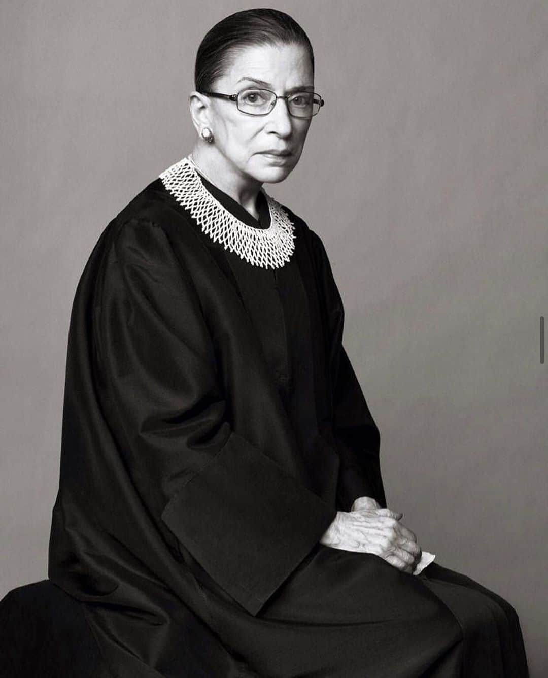 Grace Bonneyのインスタグラム：「Speechless. She gave so much. So much. I hope she rests in peace after a long life of service and breaking down wall after wall. I am terrified of who will take her place. This year has been unrelenting. #rbg」