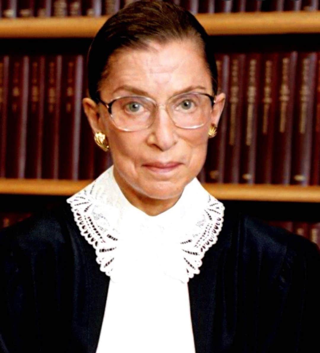 レイ・アレンのインスタグラム：「RIP RBG! You were a real warrior.  Thank you for your service. #ruthbaderginsburg #f2020」