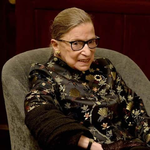 ハリウッド・リポーターさんのインスタグラム写真 - (ハリウッド・リポーターInstagram)「Supreme Court Justice #RuthBaderGinsburg had died at the age of 87. More on the diminutive yet towering women's rights champion who became the court's second female justice, at the link in bio.」9月19日 9時04分 - hollywoodreporter