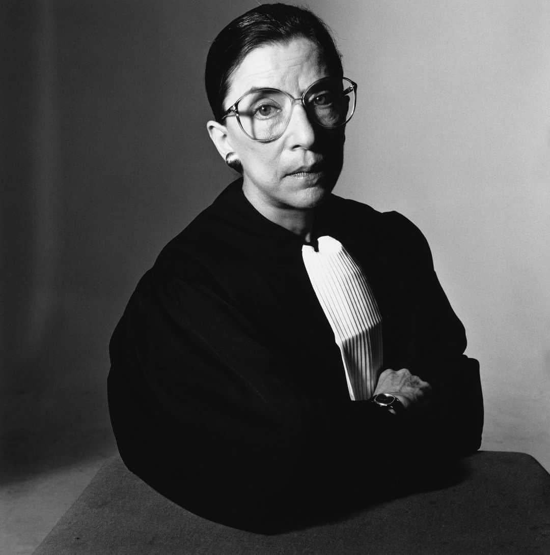 Vogueさんのインスタグラム写真 - (VogueInstagram)「In memory of Supreme Court Justice Ruth Bader Ginsburg, 1933–2020.  Ginsburg's extensive legal career began when she graduated from Columbia Law School in 1959; from there, Ginsburg went on to serve as the director of the Women’s Rights Project of the American Civil Liberties Union, helping to establish groundbreaking legal precedent in sex-discrimination lawsuits. Ginsburg was appointed to the Supreme Court by Bill Clinton in 1993, and was a tenacious and devoted justice. Read a statement by Chief Justice John G. Roberts Jr. at the link in our bio. Photographed by Irving Penn, Vogue, January 1994」9月19日 9時20分 - voguemagazine