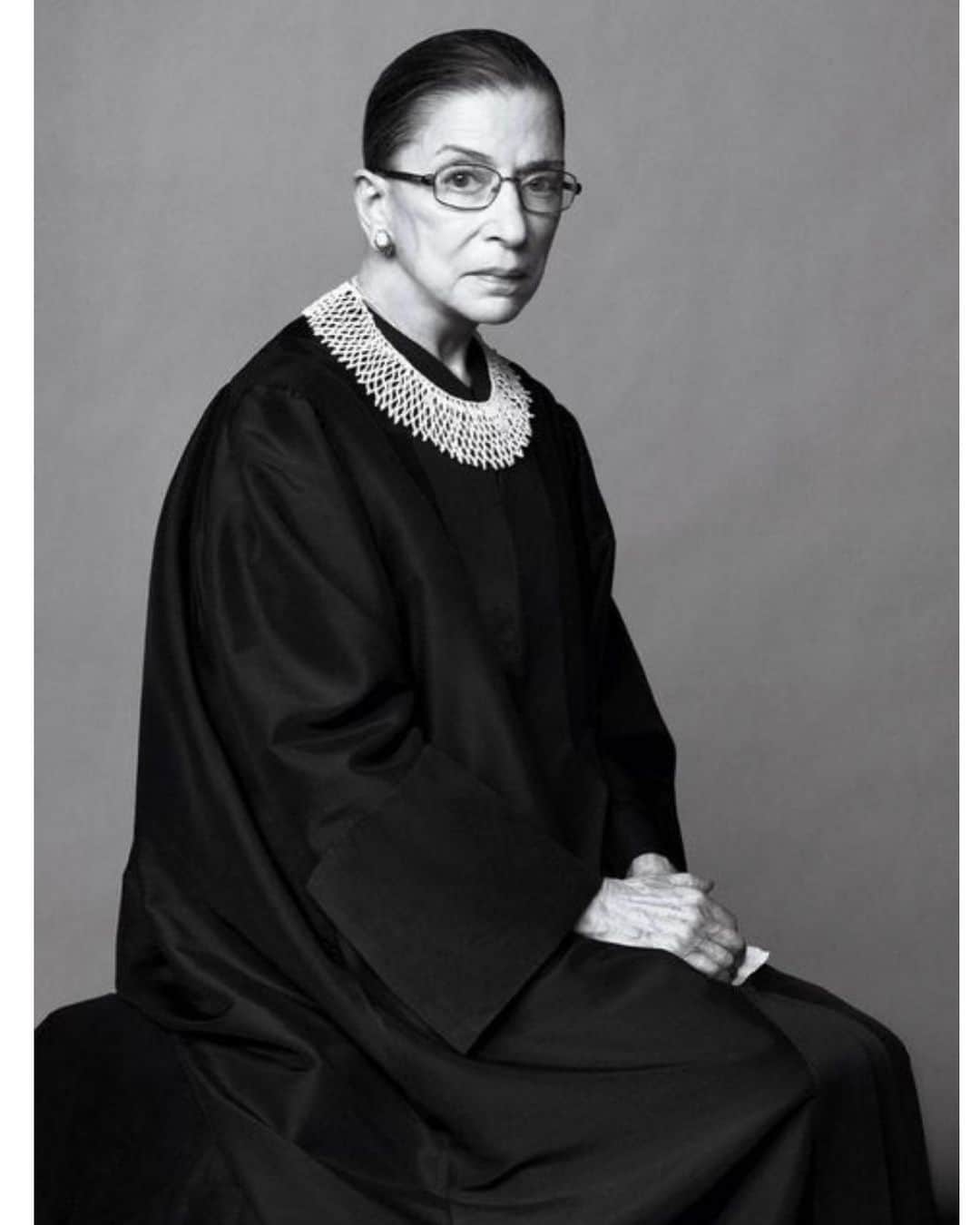 アンバー・ヴァレッタさんのインスタグラム写真 - (アンバー・ヴァレッタInstagram)「Thank you Justice Ruth Bader Ginsburg for upholding, challenging and fighting for abortion rights, same-sex marriage, voting rights, immigration, health care and affirmative action. #notoriousrbg you will be missed-never forgotten. 🕊」9月19日 9時31分 - ambervalletta