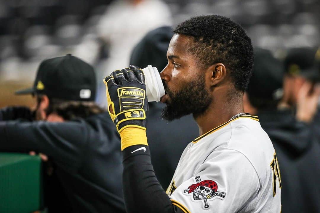 ピッツバーグ・パイレーツのインスタグラム：「StarBucs」