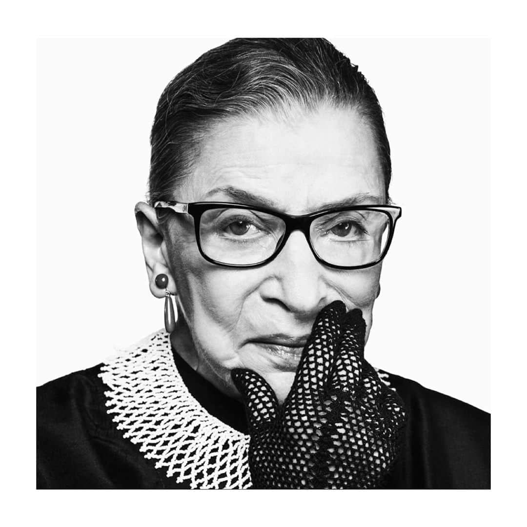 シャンテル・ヴァンサンテンのインスタグラム：「“Real change, Enduring change, happens one step at a time.” -RBG ❤️ Huge loss today... #RIP」