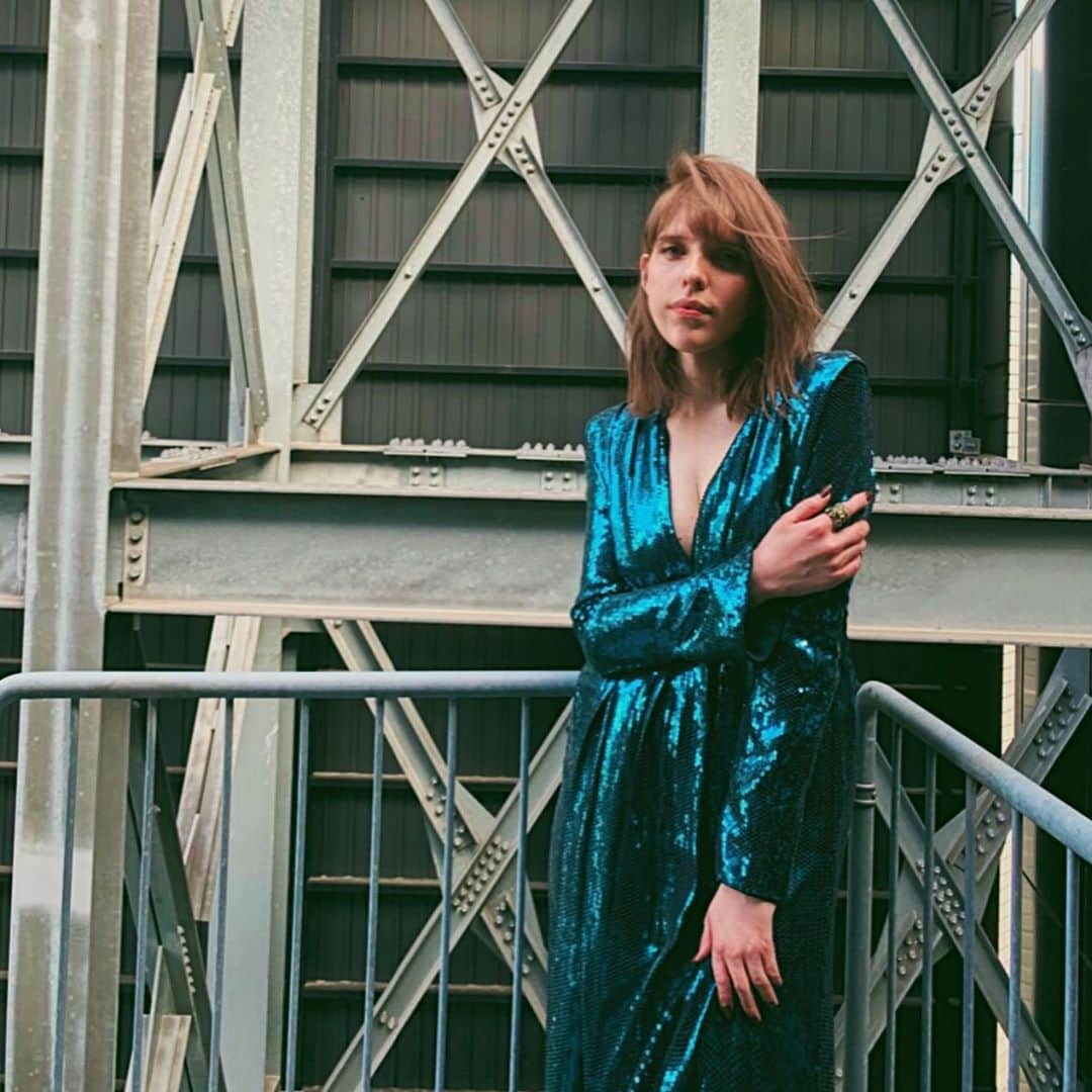 IVANさんのインスタグラム写真 - (IVANInstagram)「💙💠💙💠💙  a dress dripping with blue spangles✨  #hmstudio  @hm  9/24 on sale ♡ #hm#japan#日本限定」9月19日 10時25分 - fresanaca