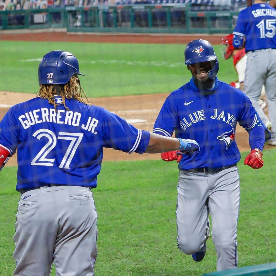 トロント・ブルージェイズさんのインスタグラム写真 - (トロント・ブルージェイズInstagram)「That sound means Teoscar is BACK! 💣 #WeAreBlueJays」9月19日 10時27分 - bluejays