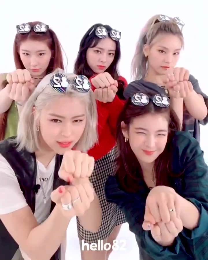 チェリョンのインスタグラム：「i love them sm💗💘💕✨ #있지 #ITZY #채령 #CHAERYEONG #MIDZY⁣⠀」