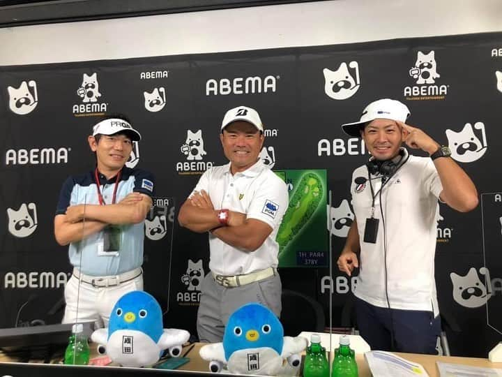 塩見好輝のインスタグラム：「abema TVツアー初めての解説終わりました‼︎今までは選手サイドだったので客観的にゴルフを見ると色々と勉強になる部分が、沢山見つかりました‼︎  そして優勝した佐藤大地選手　@daichi.sato64 おめでとう🎉  #ゴルフ#解説#abema#pgm#golf #初体験#試合#佐藤大地#優勝 #isps#taylormade #lecoqsportif」