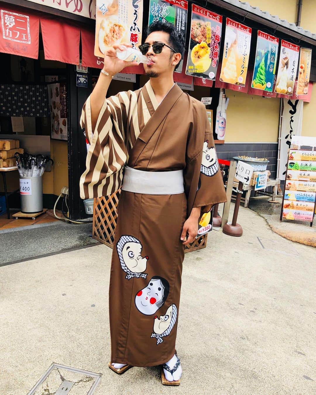 MAIKO さんのインスタグラム写真 - (MAIKO Instagram)「まいこのホーム画面📱⛩ ・ ・ ・ ・ #ツアー #京都オフ日 #京都観光 #sevenoops #けいたの着物いいなぁ🤎  #1日1うっぷす」9月19日 11時15分 - maiko_oops