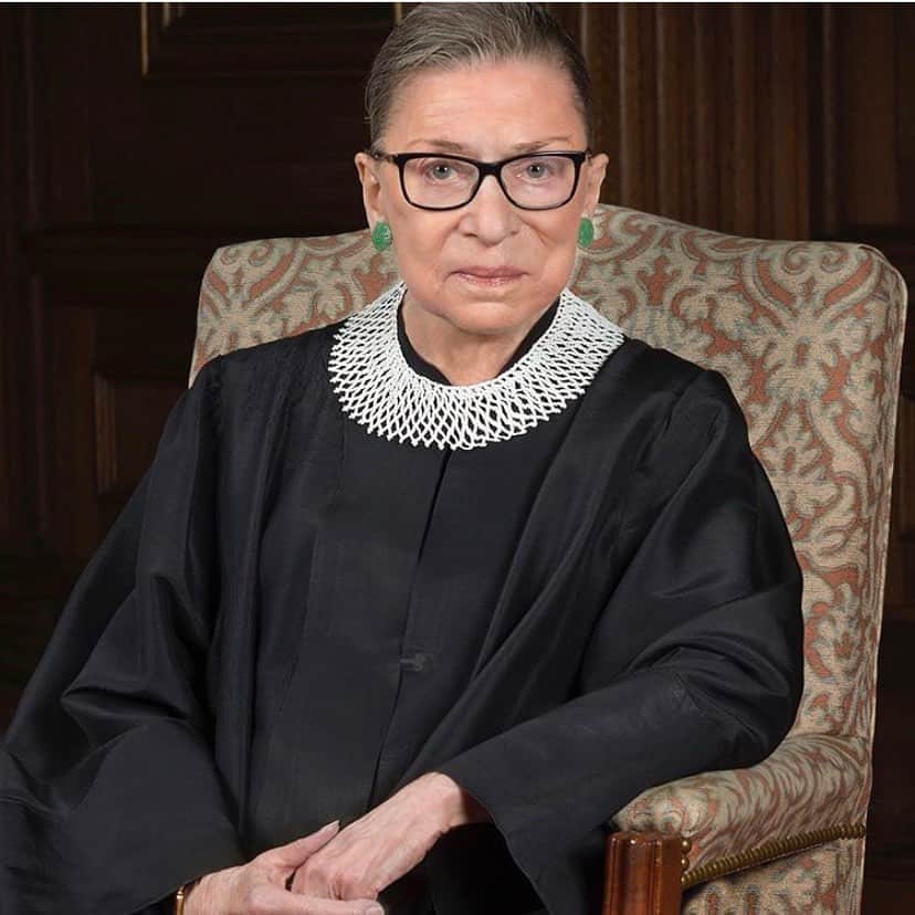 メアリー・マコーマックのインスタグラム：「May her memory be a revolution.  RIP RBG. #rbg」