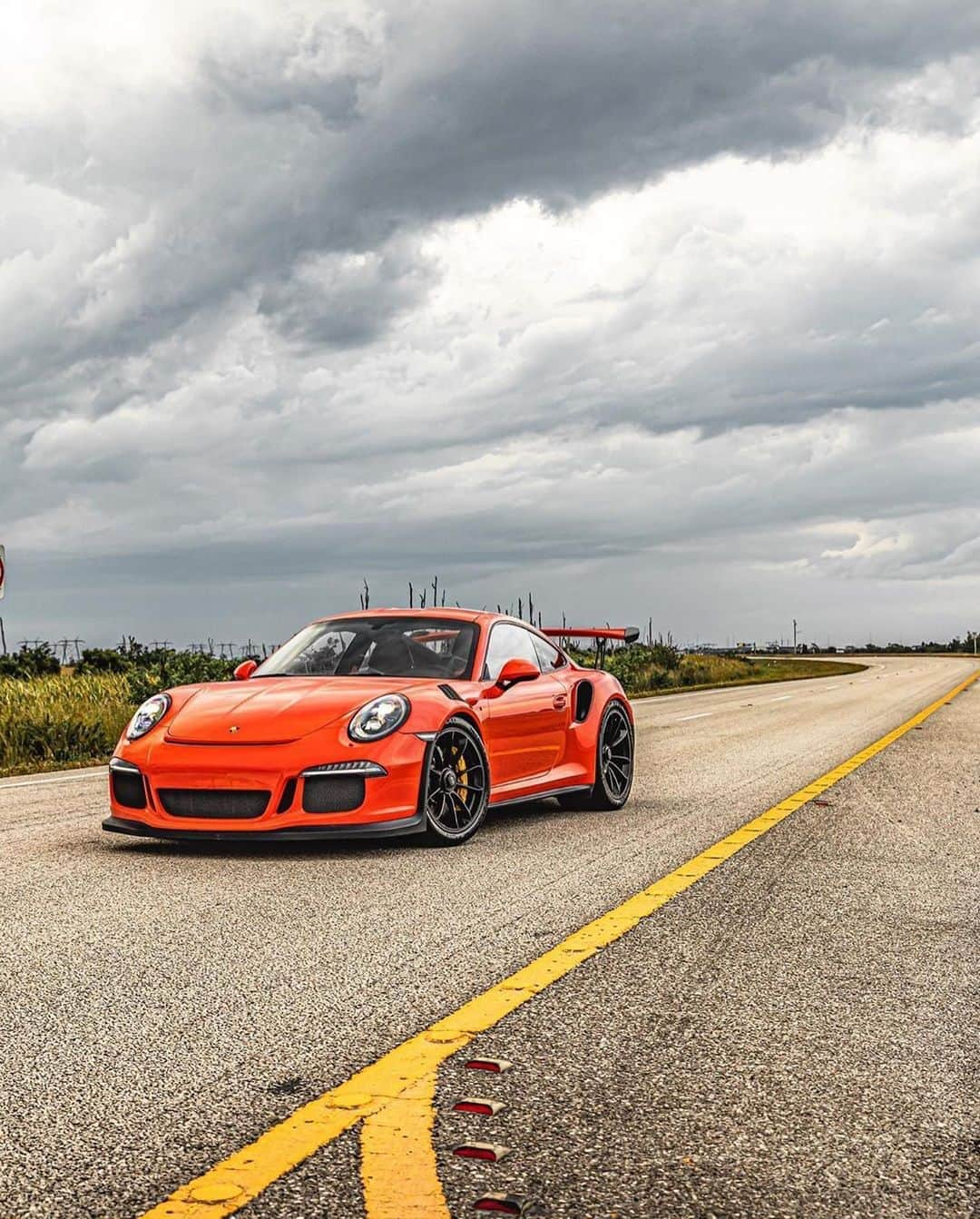 CarsWithoutLimitsさんのインスタグラム写真 - (CarsWithoutLimitsInstagram)「Lava Orange Porsche GT3RS Photos @kfletchphotography  @the_radonculous  #carswithoutlimits #porsche #gt3rs」9月19日 11時45分 - carswithoutlimits