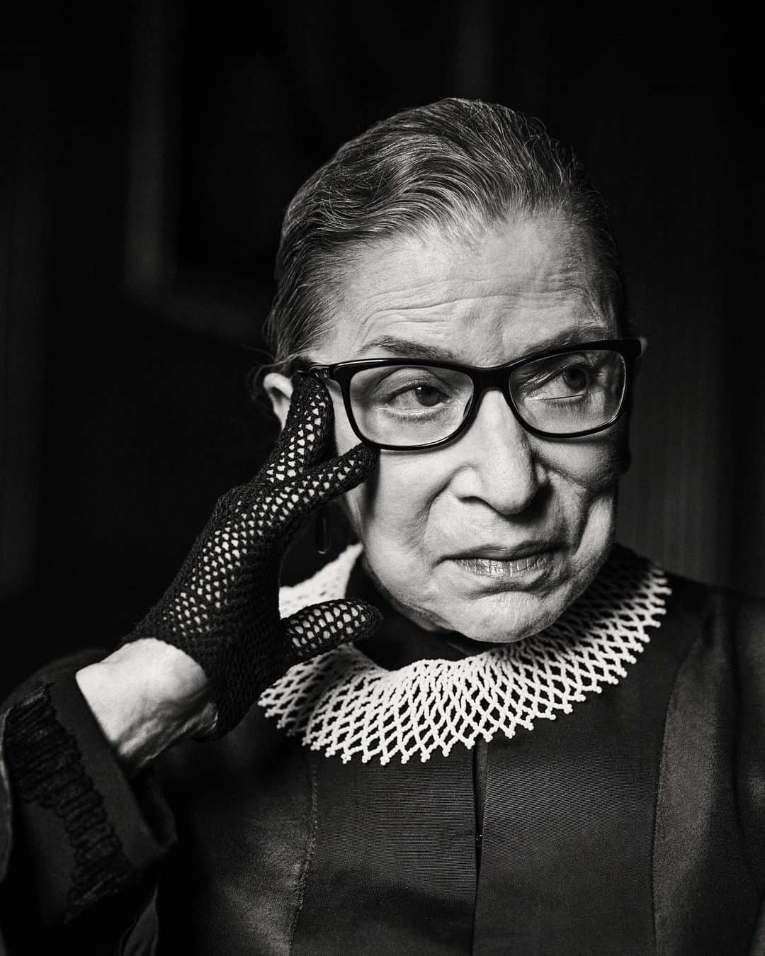 アダム・リッポンのインスタグラム：「Incredibly sad day. We have to fight like hell. Get out and vote. We owe it to the incredible RBG.」