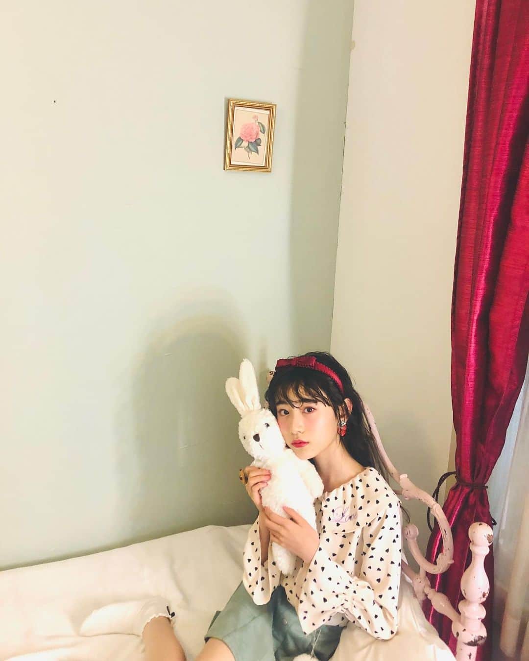 ニコ☆プチのインスタグラム：「🥀🤍 . . . #近藤藍月」