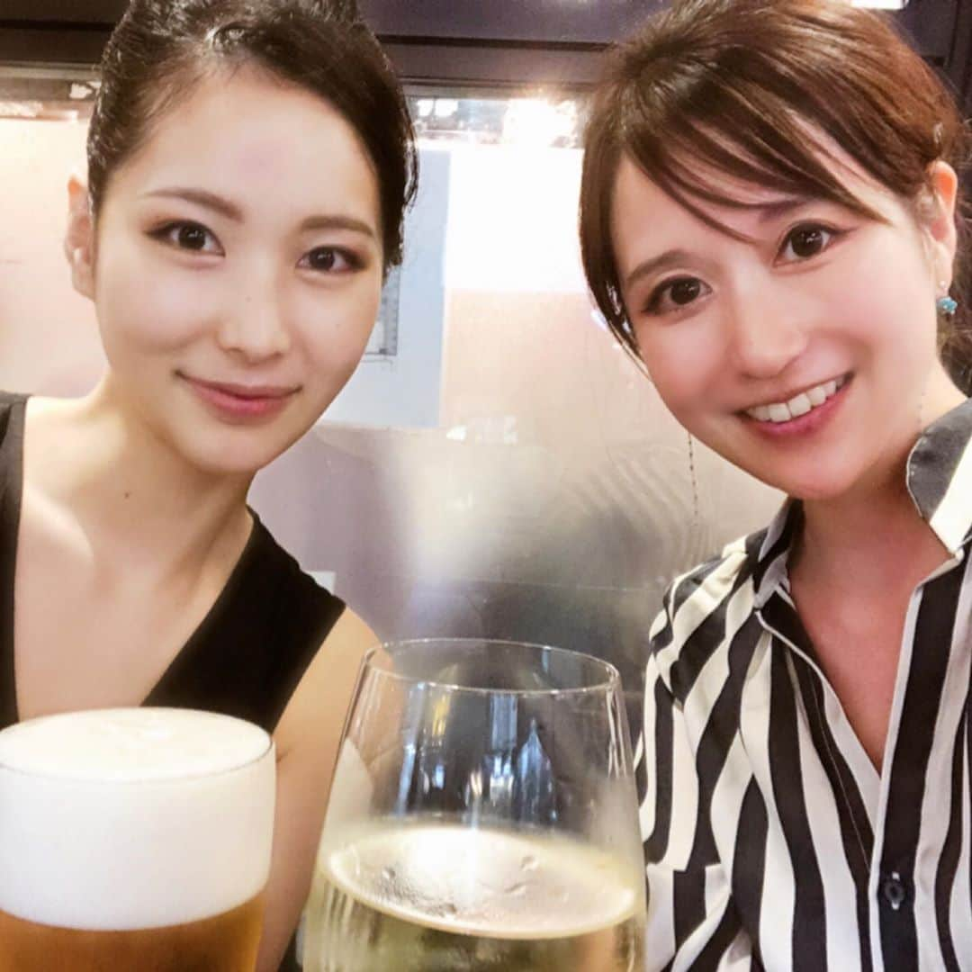 福田友理子さんのインスタグラム写真 - (福田友理子Instagram)「* * この一週間、Miss SAKE仲間のしほりちゃんと2日間も会えました☺️✨ * 一日は一緒に仕事だったのですが、 * その際、フォアグラのポワレや、ホタテのコキーユなどにもぴったりの、ヨーロッパでも人気の美味しい日本酒を知り * イタリアンに日本酒も素敵だなあと お仕事帰りに2人でイタリアンに行ってきました🍽🥰 * （でもお店に日本酒が無かったのでひとまずビールとワインで😭🍺🍷フォアグラはありました） * * 最近では、イタリアンやフレンチなどのコース料理とドリンクのペアリングで、 その一つに日本酒が組み込まれているお店もあったり * 日本酒は和食だけでなく、色々なお料理と合うので、 新たなカップリングを沢山試してみたいです☺️ * * そして、二日目は一緒に今流行りという預言カフェに笑 * 占いは初めて✨ コーヒー一杯で、預言してもらえます☕️☺️ * 2人とも、すごく良い事を預言してもらえて嬉しい✨ * 並ぶので時間にゆとりをもってがオススメです🔮 * *」9月19日 12時00分 - yuriko.fu