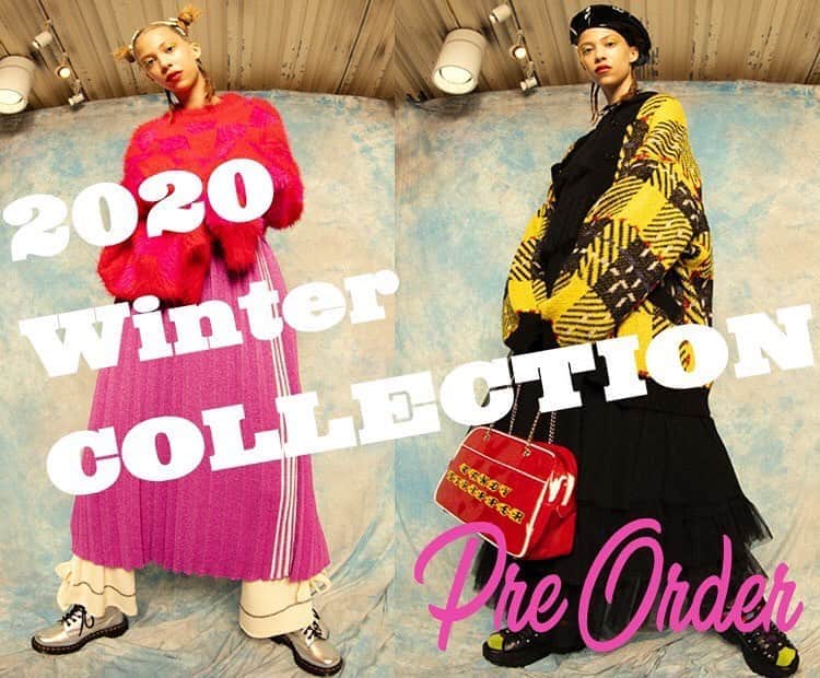 板橋よしえのインスタグラム：「. #candystripper 2020 WINTER COLLECTIONのPRE ORDERがスタートしました。  今までは必ずご予約分の他に店頭分として、全店に各色各サイズの ご用意をさせて頂いていたのですが、コロナの影響を受け、ONLINE STOREへの需要が圧倒的に増えたこと、SHOPへ足を運んでくださるお客さまの減少という状況を踏まえ、現在は人気のあるアイテムは予約でSOLDとなってしまい、店頭には出ない状況となっております。 店頭に入荷してから見てみたい、というお客さまには大変心苦しい現状となっており、申し訳ありません。 確実に手に入れたいと思ってくださるお客さまにはONLINE STOREでのご予約をオススメいたします🙇‍♀️ ご理解のほどどうぞよろしくお願いいたします。 ______________________________________________________﻿  ご予約頂きますと、SHOPでのお引取りを選択して頂いた場合はポイント10％UP、CANDY STOREでは送料無料でお届け＆ポイント5倍とさせて頂きます。 さらに先着でノベルティのエコバッグをプレゼント🎁 ______________________________________________________﻿ #candystripper #candystore」