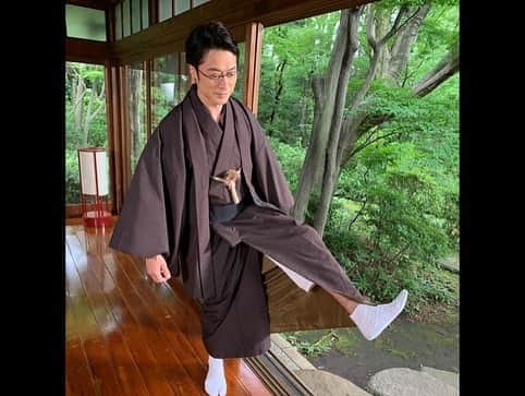 【公式】私たちはどうかしているさんのインスタグラム写真 - (【公式】私たちはどうかしているInstagram)「﻿ ‪オフショ公開‼️本日はこちら🙌‬﻿ ﻿ ‪#3年後の椿さまと‬﻿ ‪#山さんの激レア和服姿✨‬﻿ ‪#なぜか殺陣⚔️‬﻿ ‪#からの‬﻿ ‪#やられた流星さん😅‬﻿ ‪#さらに‬﻿ ‪#和田さん謎のポーズ🤣‬﻿ ‪#私たちはどうかしている ‬﻿ ‪#わたどう‬﻿ ‪#浜辺美波‬﻿ ‪#横浜流星‬﻿ ‪#和田聰宏‬﻿ ‪#第7話9月23日放送‬」9月19日 18時01分 - watadou_ntv