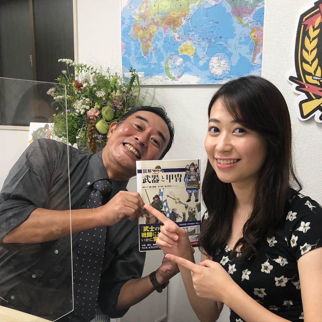 梶愛海さんのインスタグラム写真 - (梶愛海Instagram)「先日の　#ミリタリー通信大学 はスタジオで樋口隆晴先生と、Zoomで小泉悠先生とお送りしました✨  やっぱり内容が難しく、まだ頭がパンクしそうになります😱 そして視聴者の方々の知識が深すぎる😳 (一年で私は追いつけるのでしょうか...😳) 私の次の担当回まで日にちが空くのでこの機会を生かしてミリタリーカルチャーの勉強をしっかりしていきまーす！💪  #ニコ生　#youtube #youtube生配信　#ミリタリー　#ベルガモ」9月19日 18時04分 - aimikajioffi