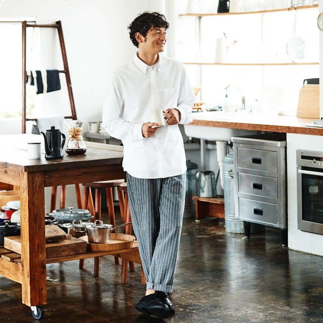 GU Hong Kongさんのインスタグラム写真 - (GU Hong KongInstagram)「#TokyoFashionAttitude 【#ChefPants – 秋冬款式延續年度時尚熱話！】自首次推出至今，一直持續熱賣，製作出時尚熱話！以厨師工作服為設計靈感，獨特垂墜風格，不但厚實耐穿，同時讓你輕鬆著出日系男子感覺！踏入初秋，GU為此人氣褲款推出秋冬材質及圖案，勢必成為你一年四季的衣櫥定番！ . 間條及格紋可謂不敗圖案，只要配以簡約單色上衣，即可為穿搭增添多一份質感！ . Flannel Chef Pants (stripe) $149 Flannel Chef Pants (check) $149 . #WearTokyoNow #GUHK #GUPlog #GUChefPants #ShortPants #Comfy #Stylish #tokyofashion #hkig #plog #ootd #outfitoftheday #instafashion #instastyle #fashionstyle #fashionaddict #fashiongram #fashion #style #outfit」9月19日 13時01分 - gu.hongkong