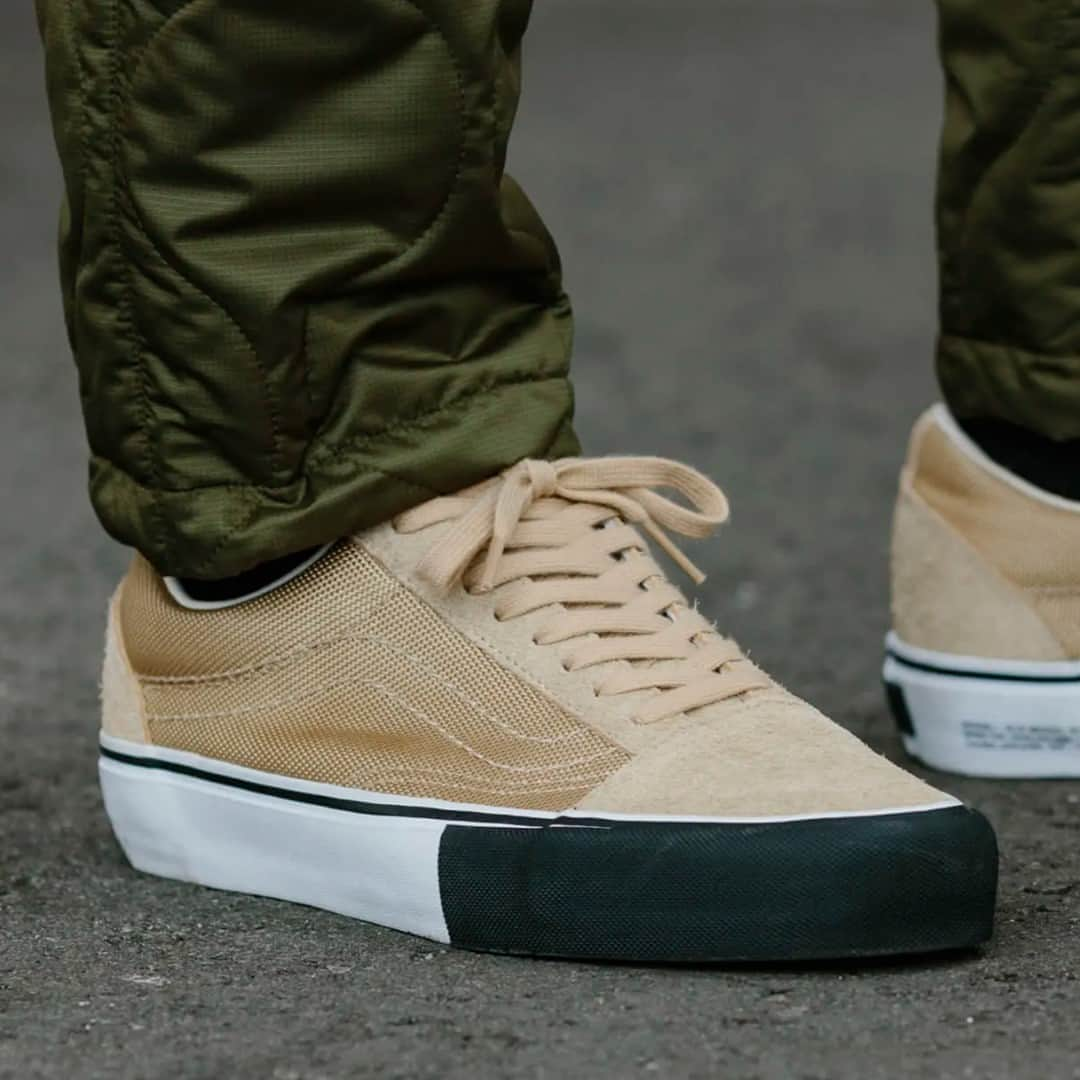 Sneaker Newsさんのインスタグラム写真 - (Sneaker NewsInstagram)「Canada's @havenshop and Vans Vault deliver another capsule of footwear, focusing on essential materials and color-blocking with the added appearance of armor via the black toe-cap on the midsole. For a look at the entire upcoming pack, tap the link in our bio.」9月19日 13時00分 - sneakernews