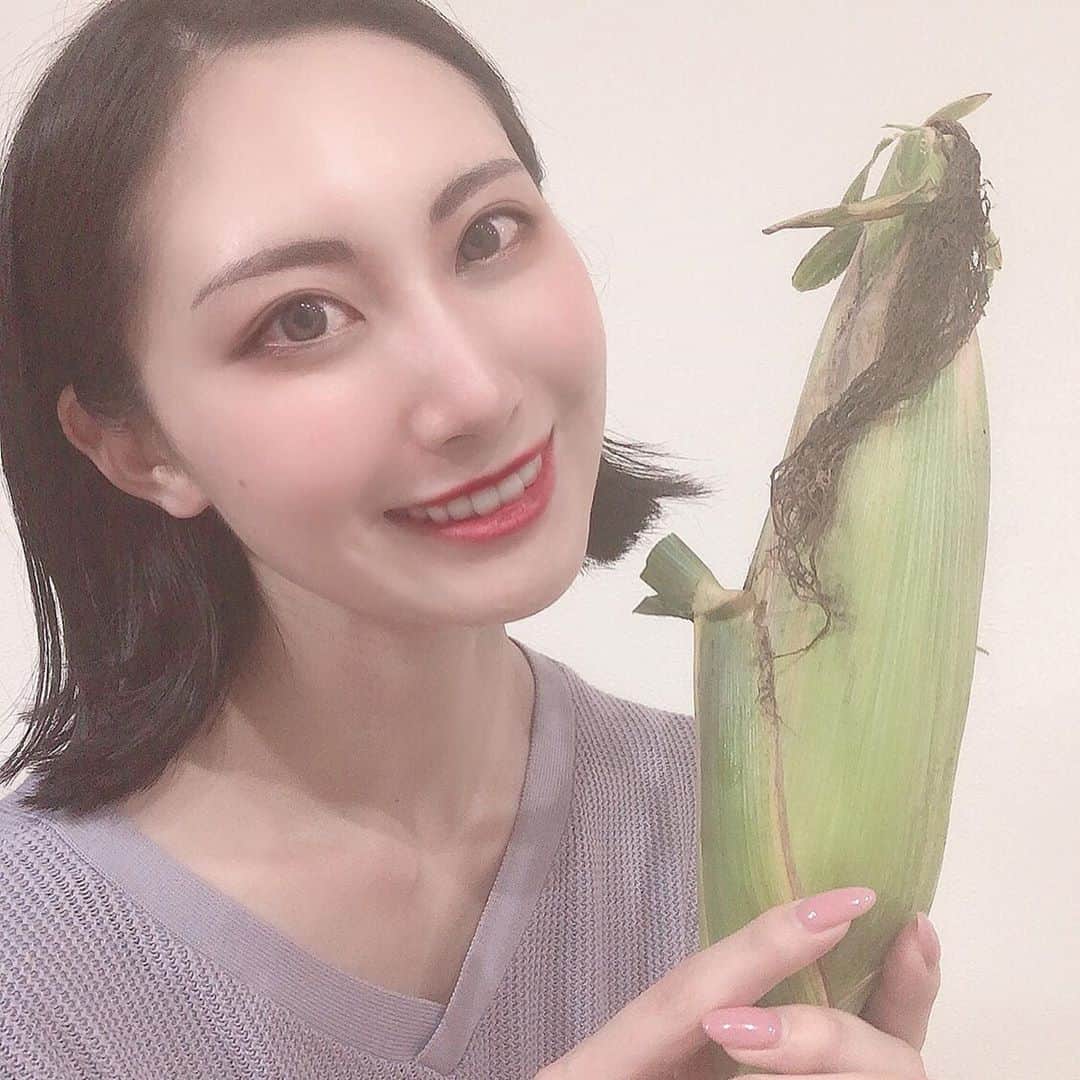 aya onoのインスタグラム：「流行りにあやかり #とうもろこしご飯　  @takasufureainouen さんで かなさんととうもろこし狩り🌽の撮影  ここでいただいたとうもろこし そのままいただいたら本当に甘くてすごく美味しかったです  今回はちょっともったいないと思いながらも、贅沢にとうもろこしご飯にしました！！  @takasu_kankou  @kaaana.1231  📷　@yuya__kasai   #高鷲#ひるがの#ひるがの高原#高鷲ひるがの#郡上#高鷲ふれあい農園#とうもろこし狩り#とうもろこし#岐阜とうもろこし狩り」