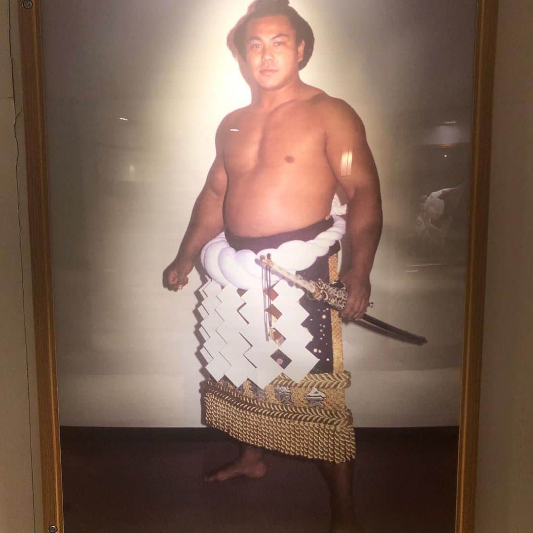 ヨネスケさんのインスタグラム写真 - (ヨネスケInstagram)「両国駅構内。千代の富士展素晴らしい。相撲ファン必見。22日までやってます。 #千代の富士展#両国駅#化粧回し#横綱」9月19日 13時39分 - yonesuke5656