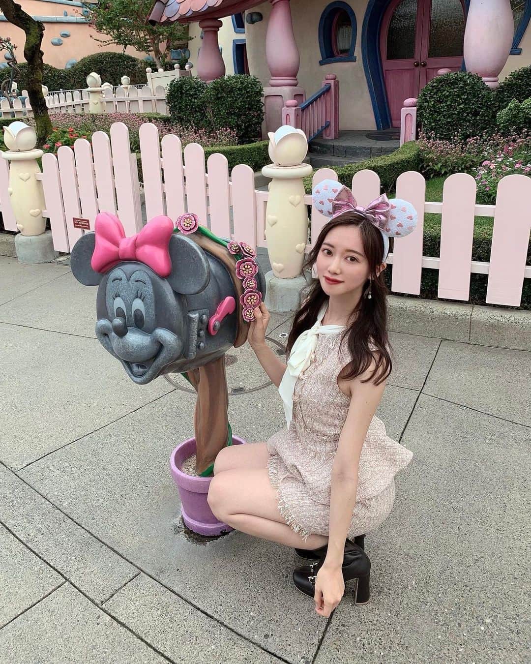 Michiruさんのインスタグラム写真 Michiruinstagram 久しぶりにディズニー ミニーちゃんコーデしたからお家の前で撮ったよ 東京ディズニーリゾート 東京ディズニーランド ディズニーランド ディズニー トゥーンタウン ミニーちゃんの家