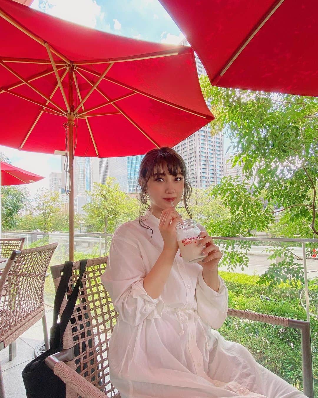 YUMIKAのインスタグラム：「照れてしまって半笑い😙 抜歯から5日でほぼ通常運転🍓ほっ みなさん沢山コメントありがとうございました☺️✨ 心強かった〜(꒦ິ⌑꒦ີ)💓💓 #cyberjapan #cyberjapandancers #サイバージャパン #サイバージャパンダンサーズ #cjd_yumika」