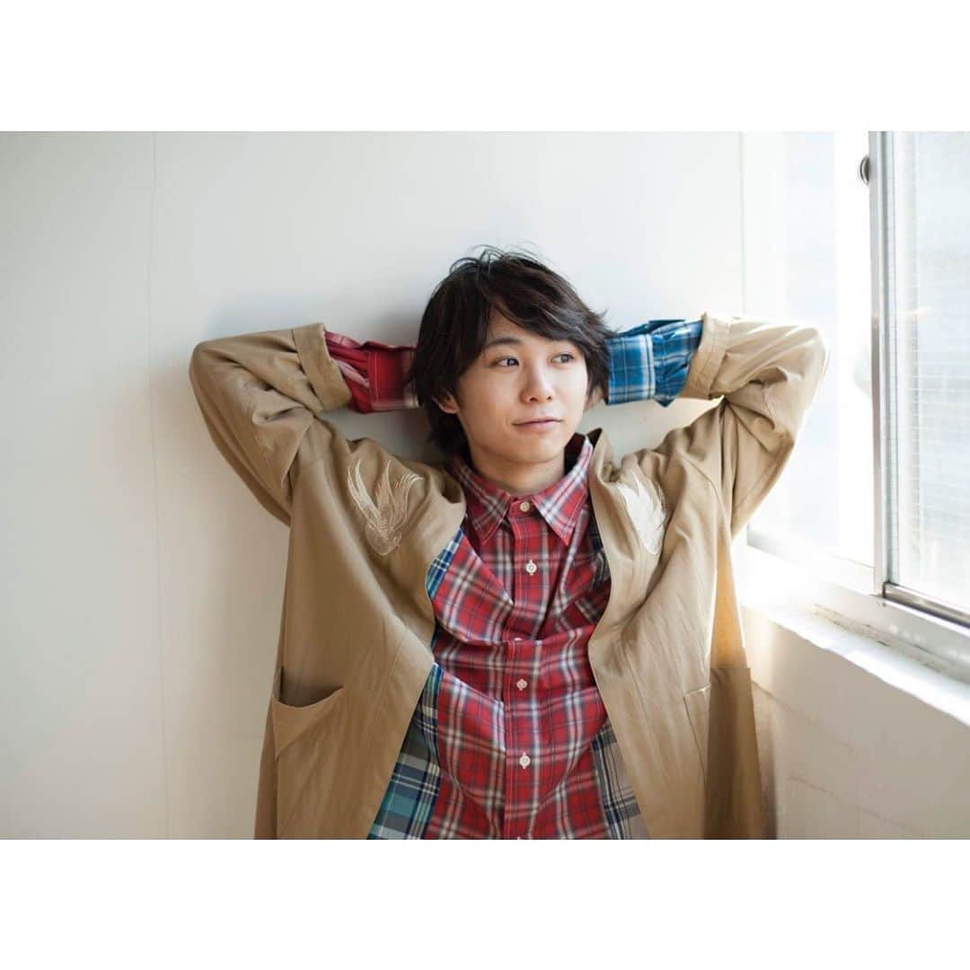 須賀健太のインスタグラム：「なかなか晴れないねぇ  #雨男 #卒業 #そんなことより #須賀健太より良い男  #ってタグみつけた #いや #ごまんといるわい ！笑」