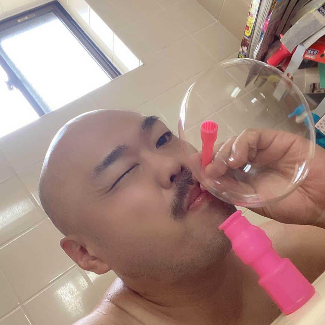 クロちゃんさんのインスタグラム写真 - (クロちゃんInstagram)「本日は、特番生放送 【ラスアイ のクロ歴史だってよ!!!】 9月19日(土)よる18時〜生放送  ラスアイ10人が大集合！ ↓ https://abe.ma/3kdcjqg  #クロちゃん　#ラスアイ」9月19日 14時18分 - kurochandesuwawa