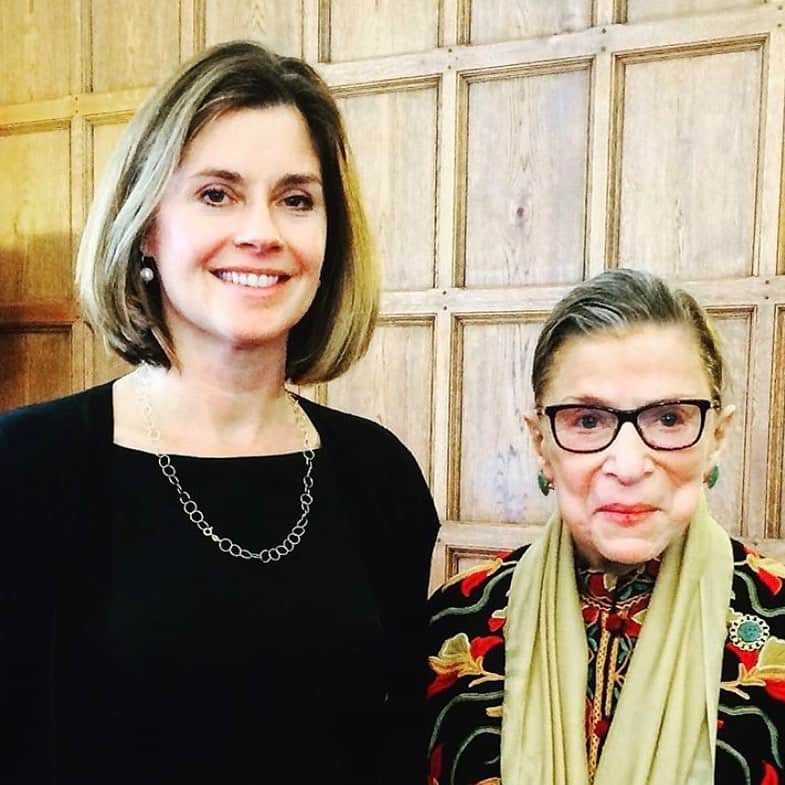 メアリー・マコーマックのインスタグラム：「@bridget.mary.mccormack with her hero.  Today we mourn, tomorrow we fight. www.bridgetmarymccormack.com」