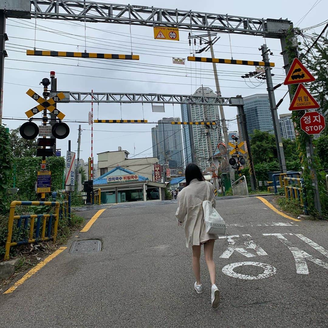 soy kimさんのインスタグラム写真 - (soy kimInstagram)「좋아하는 길   my city Seoul」9月19日 14時26分 - soy_weird
