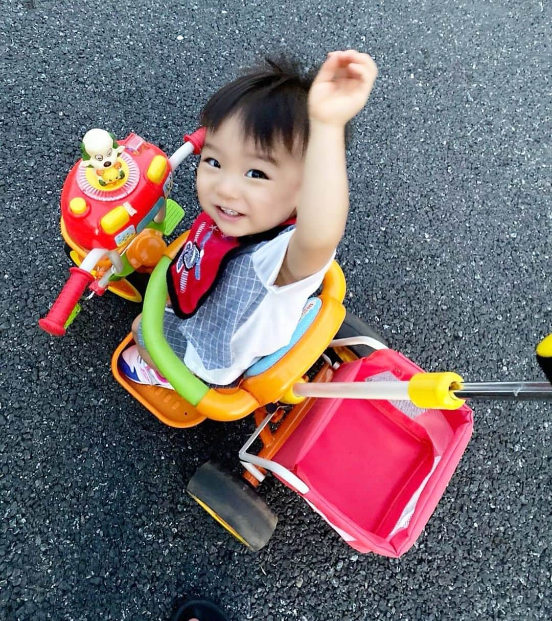Momoeのインスタグラム：「#happy #家事 #育児 #family #家族 #boy #smile #男の子 #息子 #code #love #lucky #kids #子供 #thankyou #宝物 #ベビー #fashion #follow #心 #縁 #パパ #ママ #家族写真 #男の子ママ #赤ちゃん」