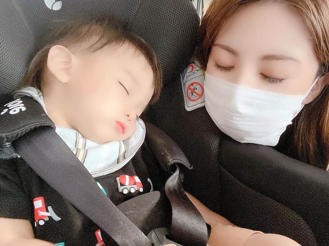 Momoeのインスタグラム：「#happy #家事 #育児 #family #家族 #boy #smile #男の子 #息子 #code #love #lucky #kids #子供 #thankyou #宝物 #ベビー #fashion #follow #心 #縁 #パパ #ママ #家族写真 #男の子ママ #赤ちゃん」