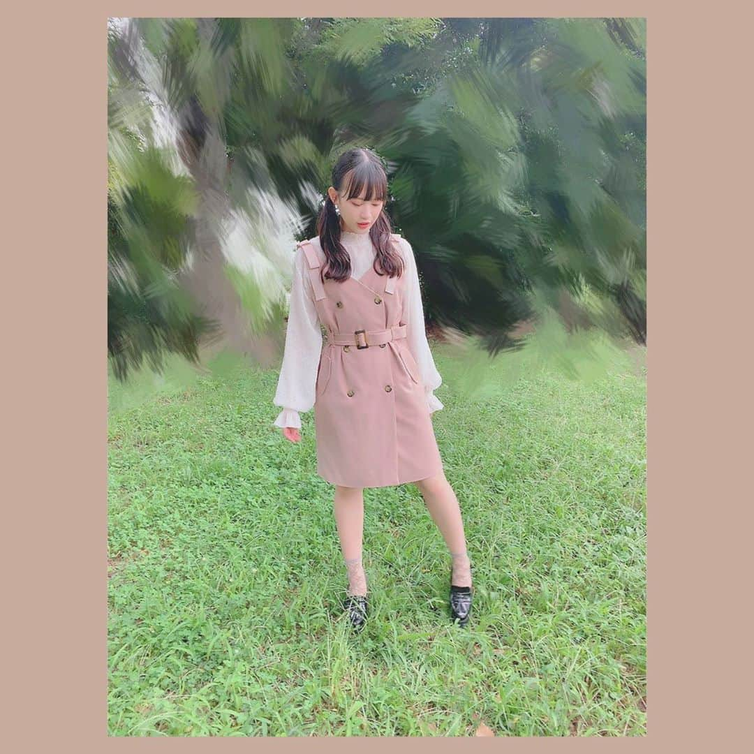 BEYOOOOONDSさんのインスタグラム写真 - (BEYOOOOONDSInstagram)「‪🧸🧸🧸🧸‬ . #里吉うたの です🐶 . 秋めいてきたねぇ🍂🍁🌾🍄 過ごしやすくて嬉しいっ！🥰 (撮る時だけマスク外してます) . 今日は #前田こころ ちゃんの1st写真集  #eighteenface 発売日💎 私もはやくげっとしたいなぁ💗 . #BEYOOOOONDS  #うーめいく はワンピースの色に合わせたよ💄 Twitterはアップのお写真載せたのでみてね💙 🧸🧸🧸🧸」9月19日 14時47分 - beyooooonds_official