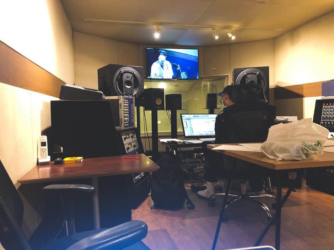 吉澤響のインスタグラム：「セカイイチREC。今日は歌入れ2日目。」