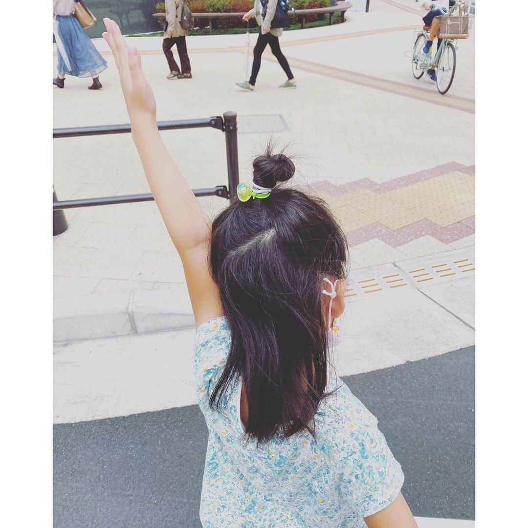 kainatsuさんのインスタグラム写真 - (kainatsuInstagram)「指先ピーーーン！🤣  #いつでも全力 #全力横断中」9月19日 15時59分 - natsugram_life