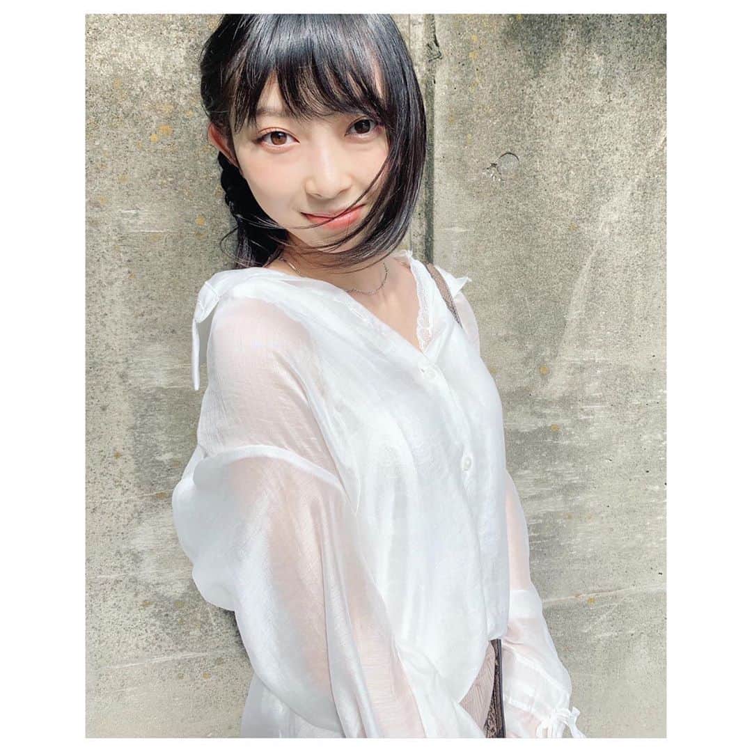 辻野かなみのインスタグラム：「❤︎﻿ ﻿ #かなみしふく👗﻿ ﻿ 秋色のパイソン柄のバックGET💓﻿ ﻿ 柄物バックは初めて!!☺️﻿ これから使うのが楽しみ❣️﻿ ﻿ bag#KBF﻿ ﻿  いつもInstagramをみて下さる皆さん!! ありがとうございます☺️ ﻿ ﻿本日!! 9月19日 20時頃〜!!﻿ 念願の❣️インスタライブをやります🥳﻿ 是非、遊びに来てください⸜︎︎︎︎❤︎︎⸝‍﻿ お待ちしてます🐰﻿ ﻿ #ファッション #fashion  #パイソン柄﻿ #instagood #instalike #followme」