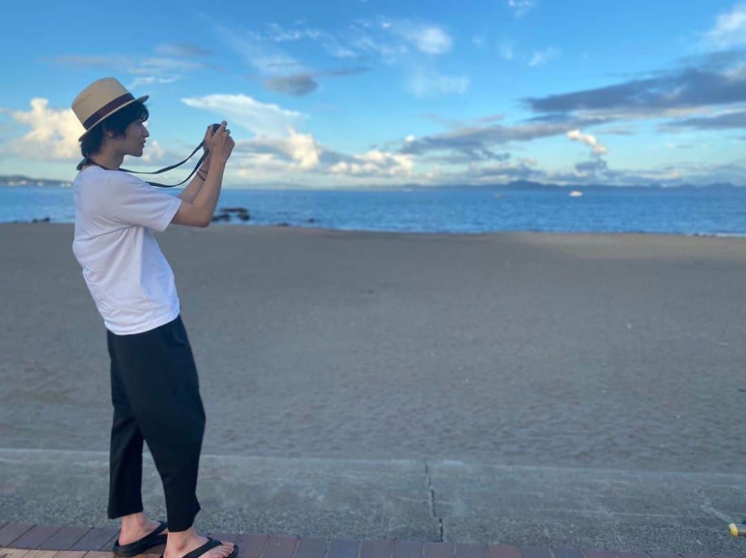 飯島寛騎さんのインスタグラム写真 - (飯島寛騎Instagram)「夏の終わりを感じるなぁ。 背中に寂しさを感じる。  sajiさんの三角の恋まだ ご覧になられてない方は是非。」9月19日 16時22分 - hiroki_iijima_official