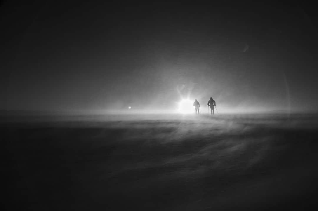 Cory Richardsさんのインスタグラム写真 - (Cory RichardsInstagram)「A wild @mikelibecki and @freddiewilkinson pushing through body-blowing winds on a frigid evening in Queen Maud Land. Shot #onassignment for @natgeo.」9月20日 3時11分 - coryrichards